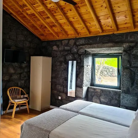 Quinta Do Caminho Da Igreja Ter-casas De Campo Velas