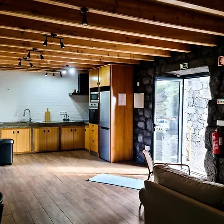 Quinta Do Caminho Da Igreja Ter-casas De Campo Velas