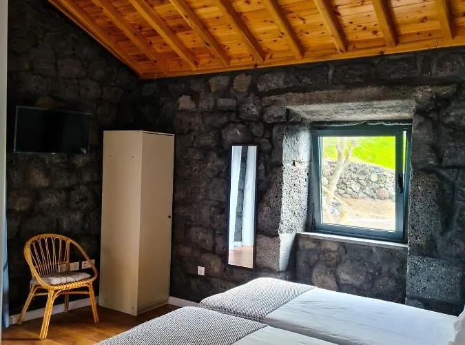 Quinta Do Caminho Da Igreja Ter-casas De Campo Velas